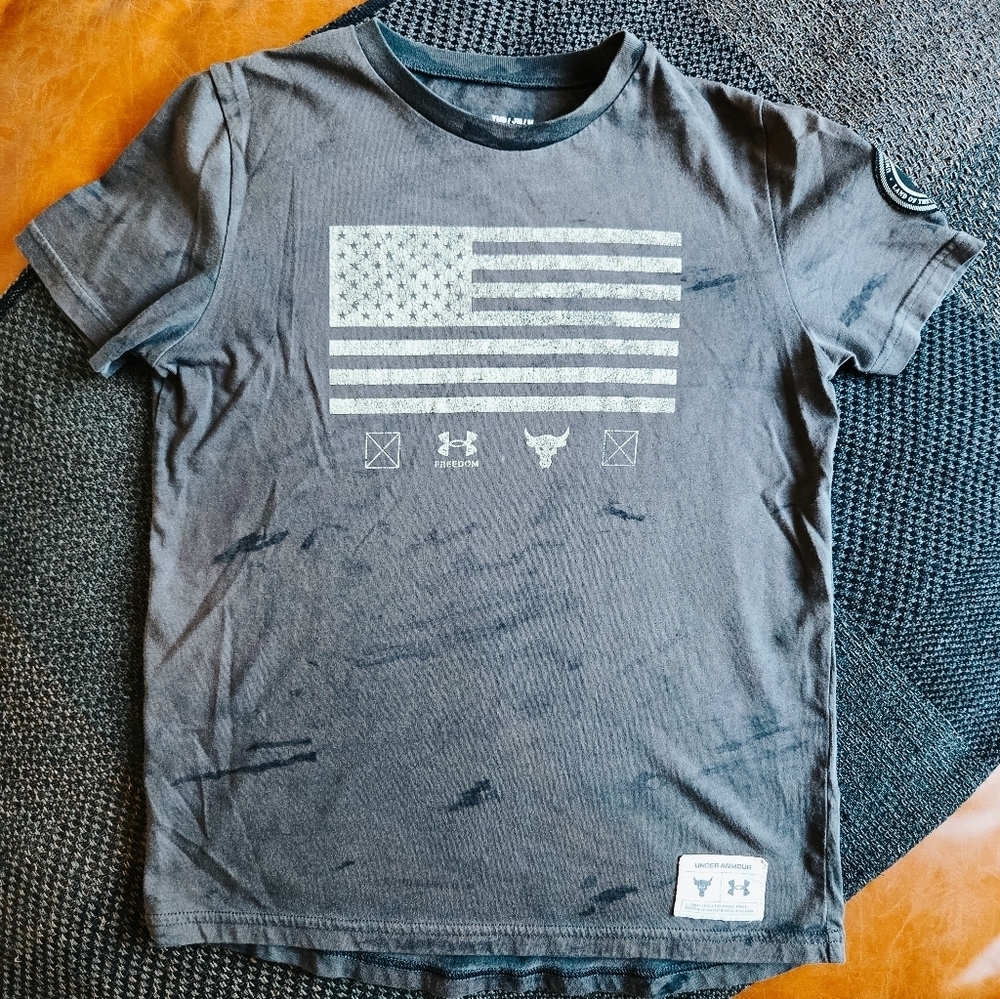 3/$20 Under Armour Boys Project Rock USA Flag Tee (Size M)
